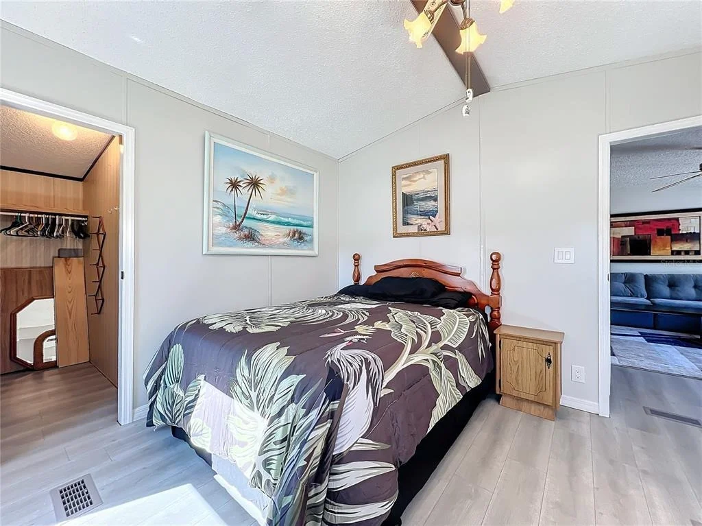 Photo of 13426 PALM DRIVE