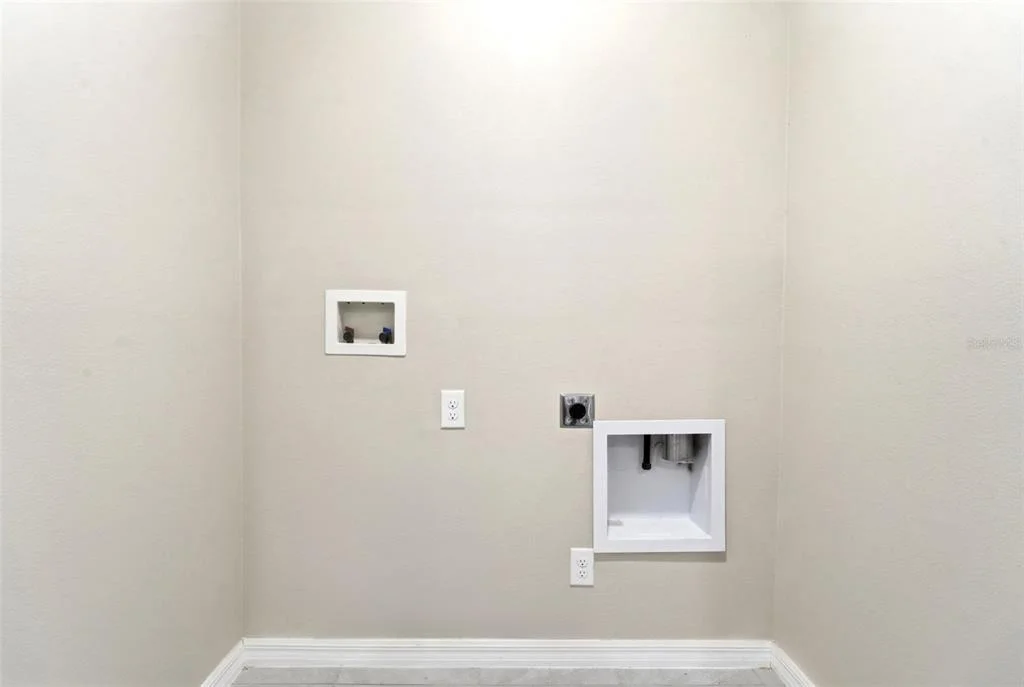 Photo of 895 LAZIO CIRCLE
