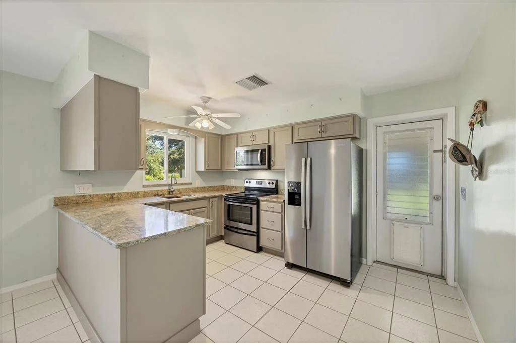 Photo of 1135 RANGE ROAD