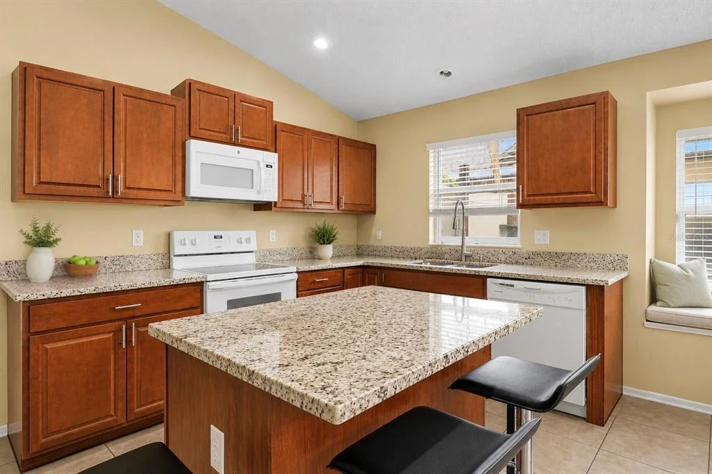 Photo of 726 ROCHESTER LOOP