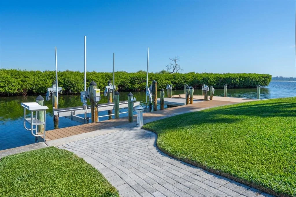 Photo of 560 HARBOR POINT ROAD