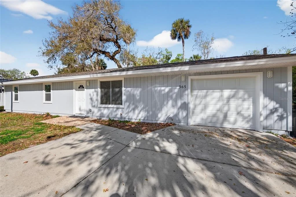 Photo of 365 HAND AVENUE