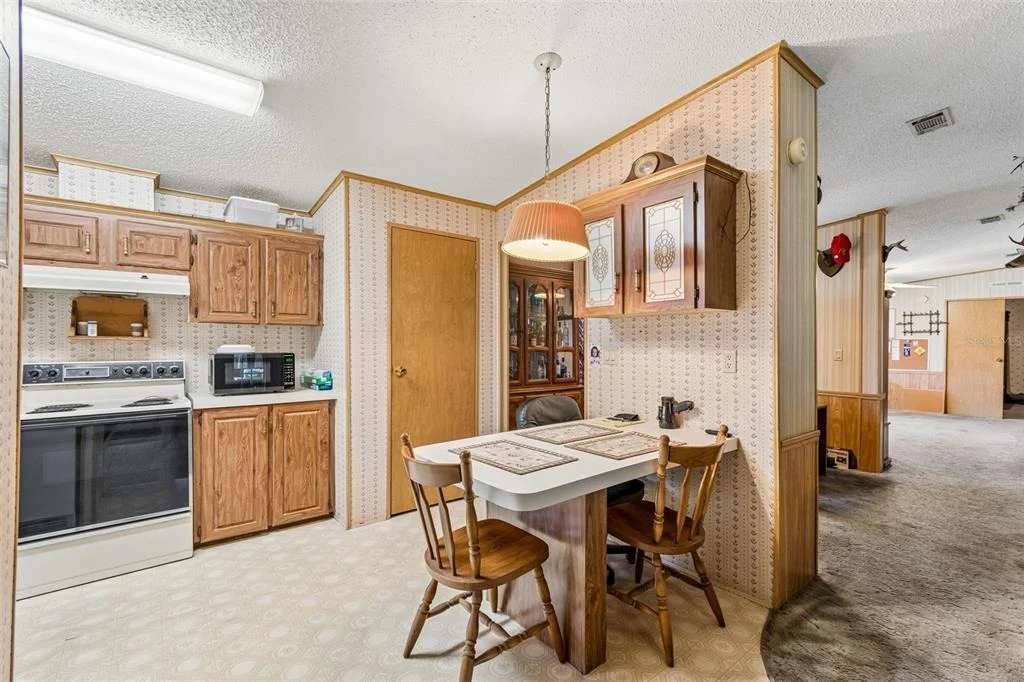 Photo of 6325 OAKVIEW LANE
