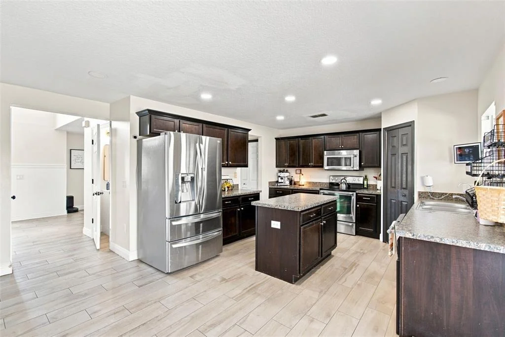 Photo of 6113 WATERFIELD WAY