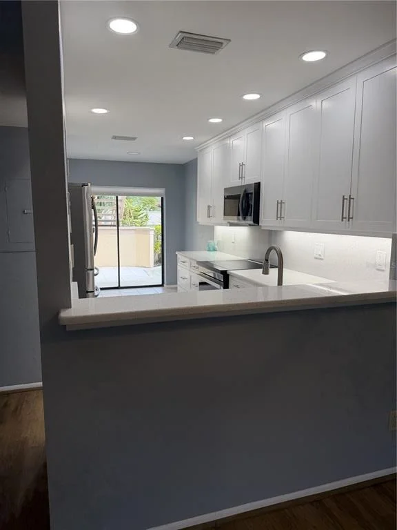 Photo of 2004 LONGPOINTE CIRCLE