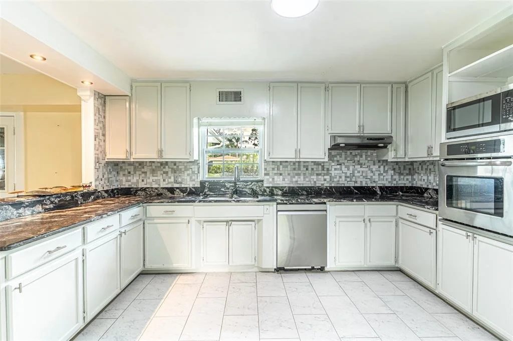 Photo of 3510 LAKEVIEW DRIVE