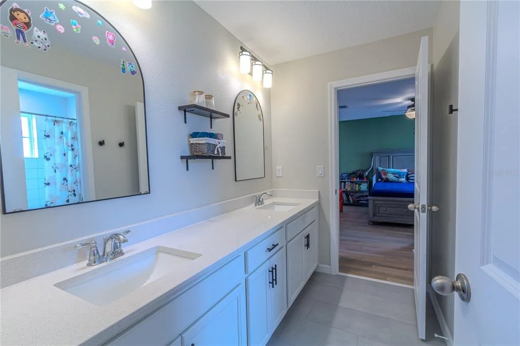 Photo of 1261 LONE PALM WAY