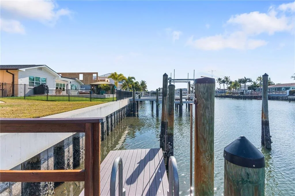 Photo of 3952 VERSAILLES DRIVE