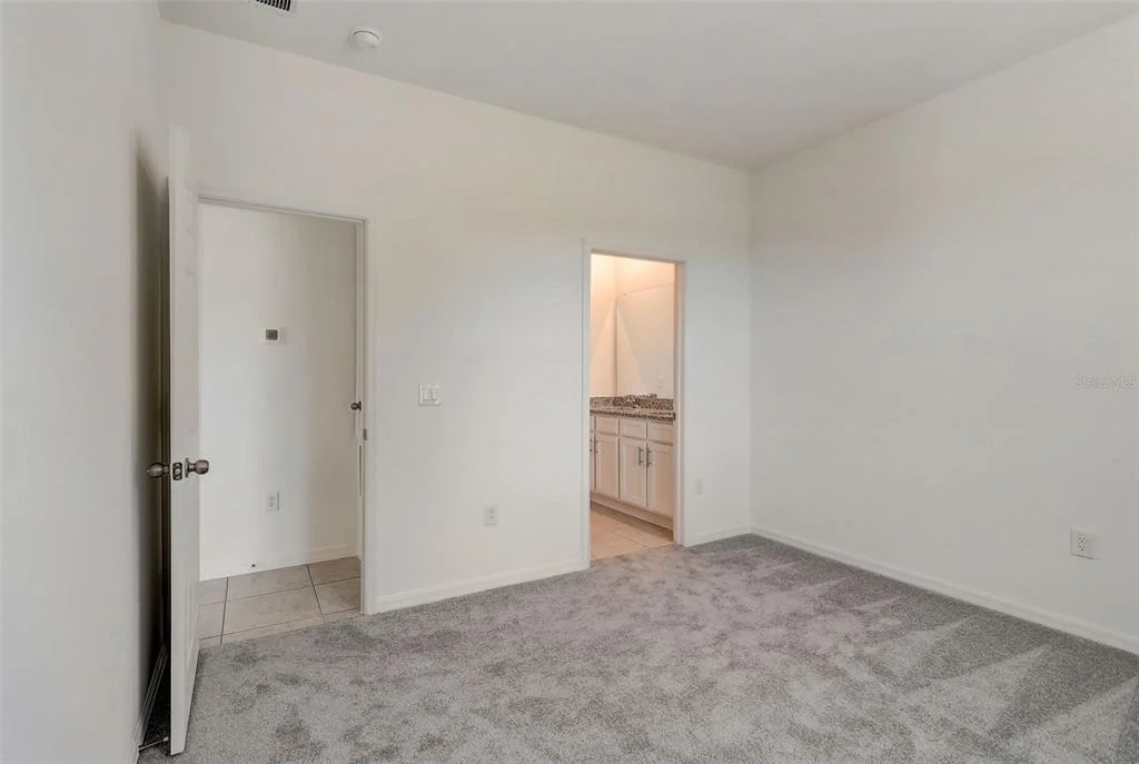 Photo of 929 PEARLWOOD LOOP