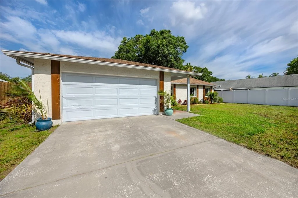 Photo of 14012 CASCADE LANE