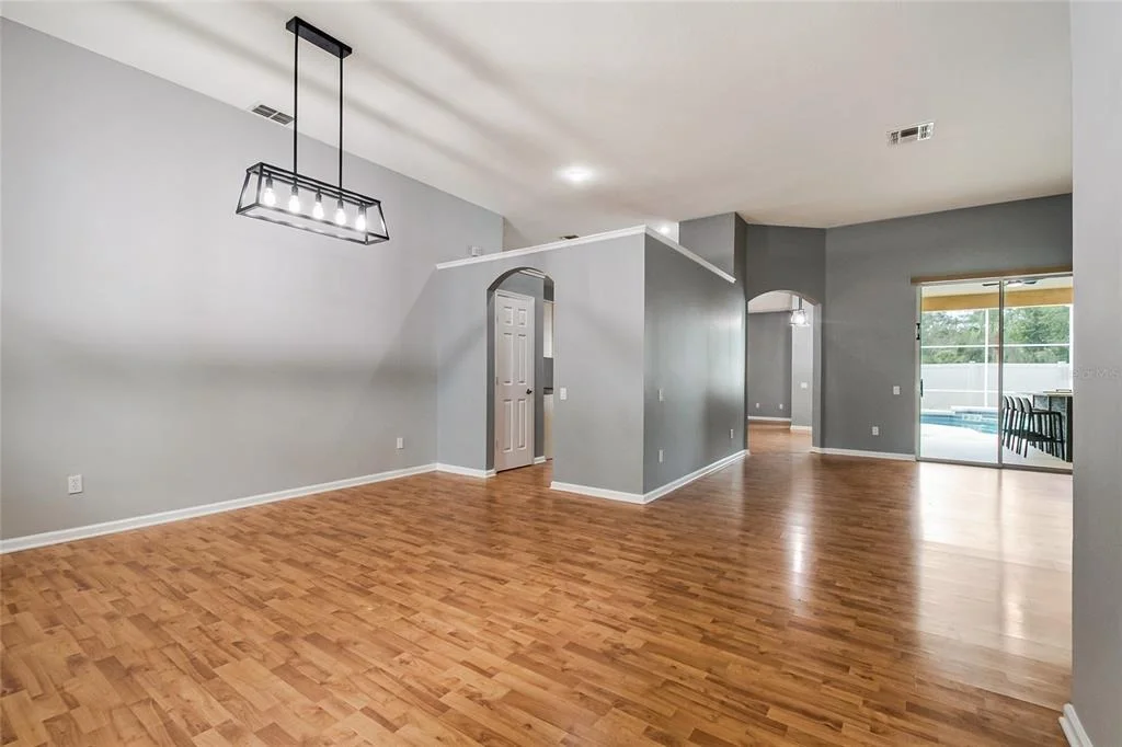 Photo of 116 OAK GROVE CIRCLE