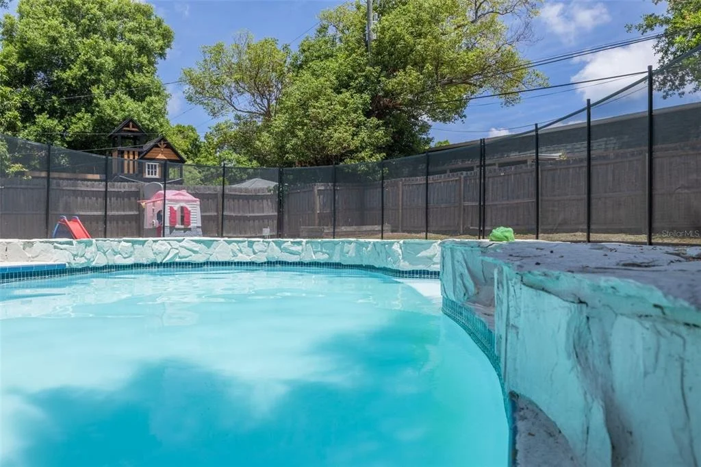 Photo of 1819 WEST DRIVE