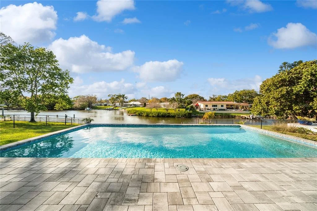 Photo of 632 SHORE DRIVE