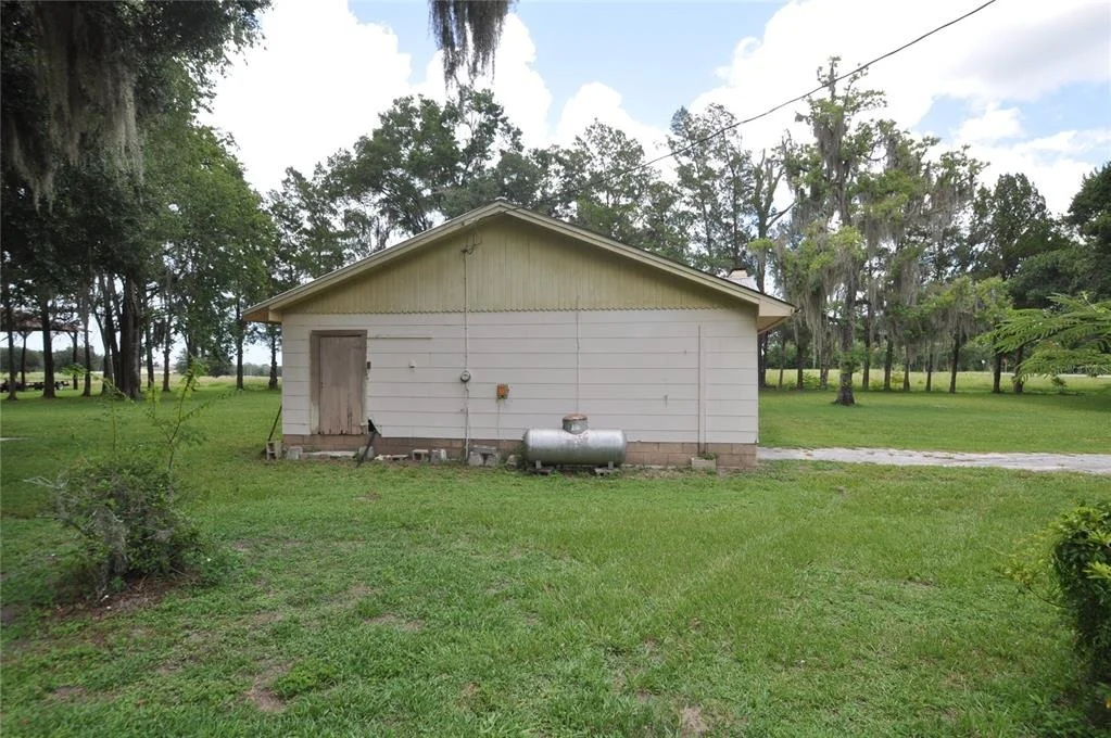 Photo of 18491 NE STATE ROAD 121