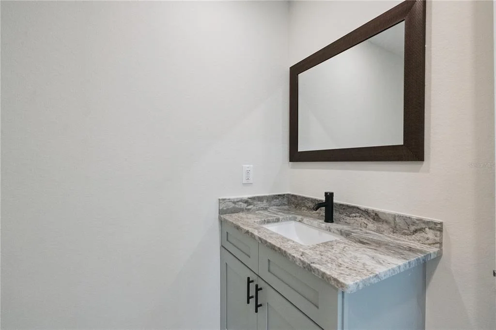 Photo of 207 AVENUE E SE