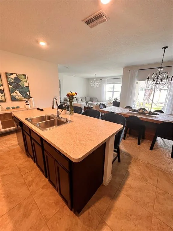 Photo of 1267 IGUANA LOOP