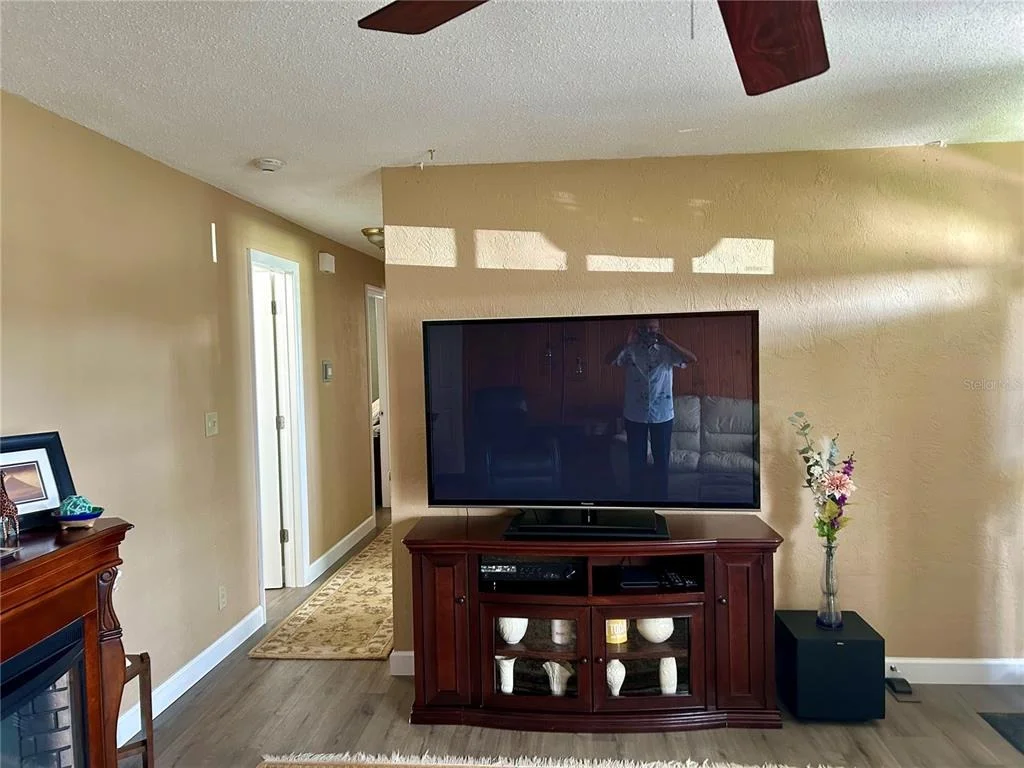 Photo of 1638 PARADISE LANE