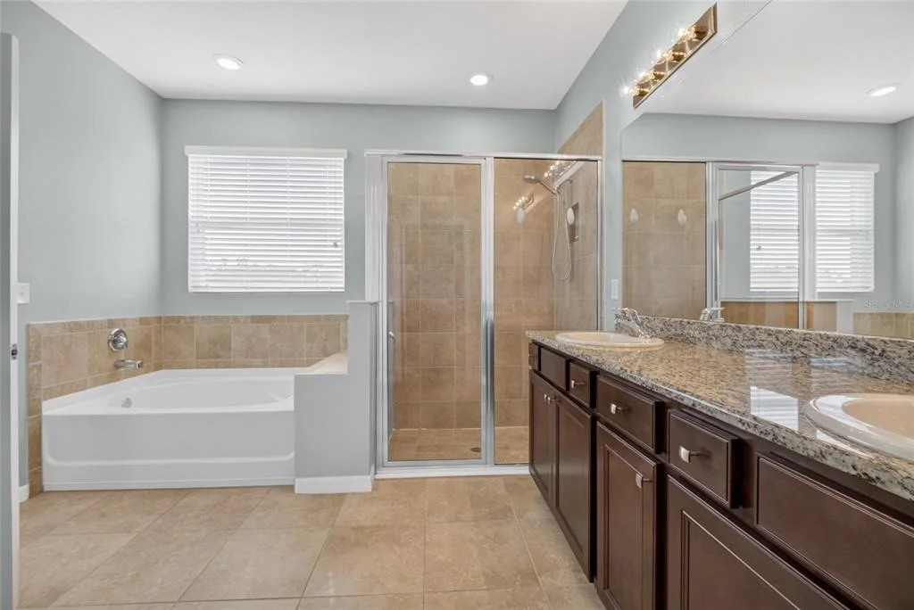 Photo of 5198 NE 19TH PLACE
