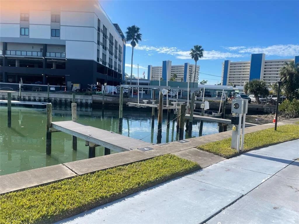 Photo of Unit E at 159 MEDALLION BOULEVARD