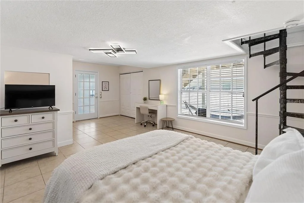 Photo of 861 NECTAR ROAD
