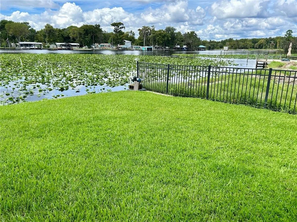 Photo of 1638 PARADISE LANE