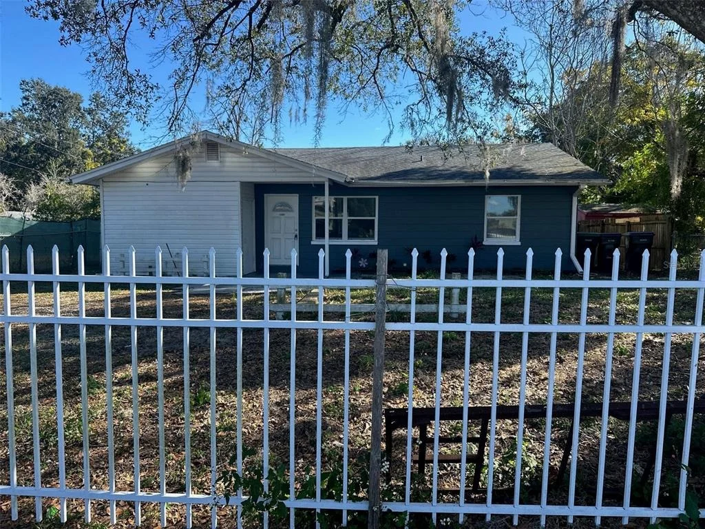Photo of 2107 VINCENT ROAD