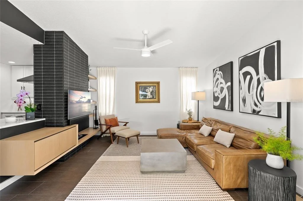 Photo of 319 BEARDED OAKS CIRCLE