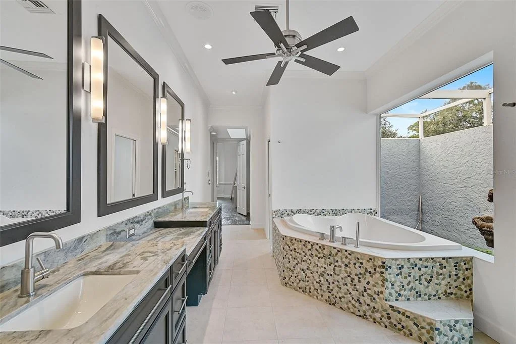 Photo of 909 MACEWEN DRIVE
