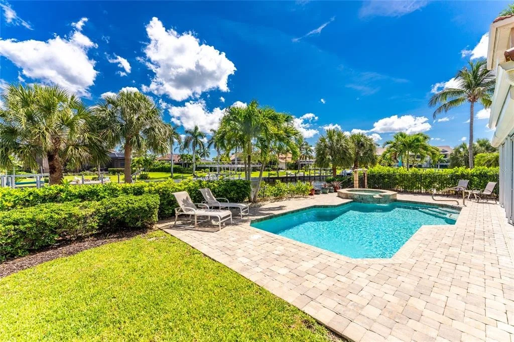 Photo of 3341 SUNSET KEY CIRCLE