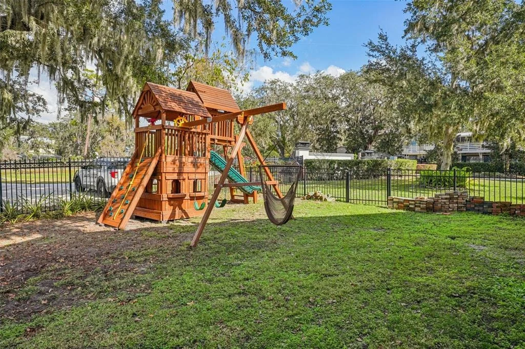 Photo of 11325 HIDDEN VALLEY LANE