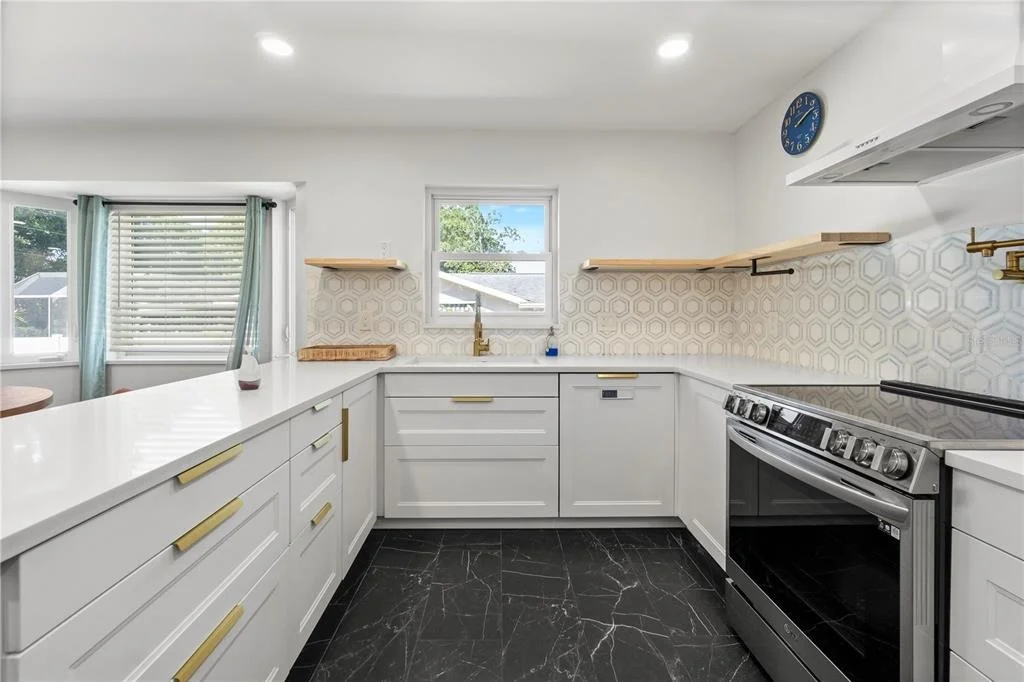 Photo of 565 SANDY HOOK ROAD