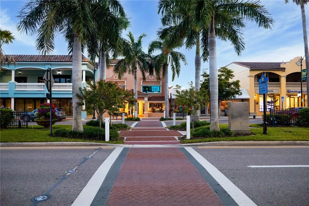 Photo of 707 BEVERLY ROAD