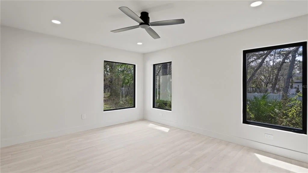 Photo of 1447 BIRD ROAD