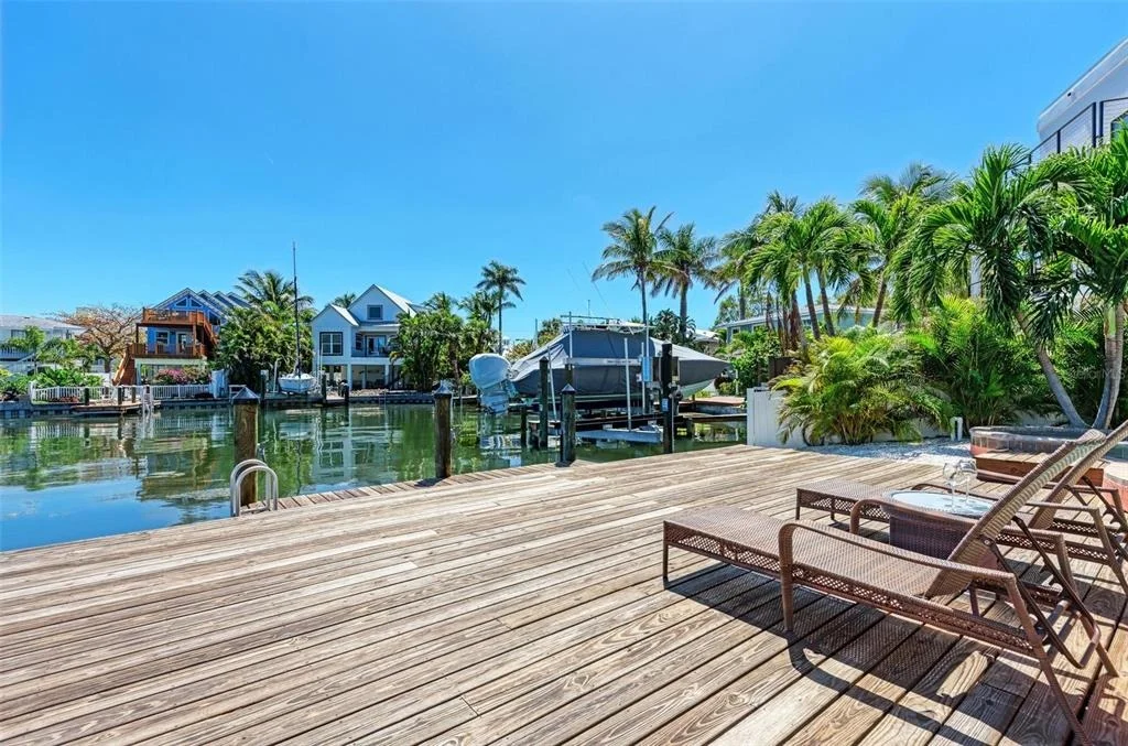 Photo of 203 N HARBOR DRIVE