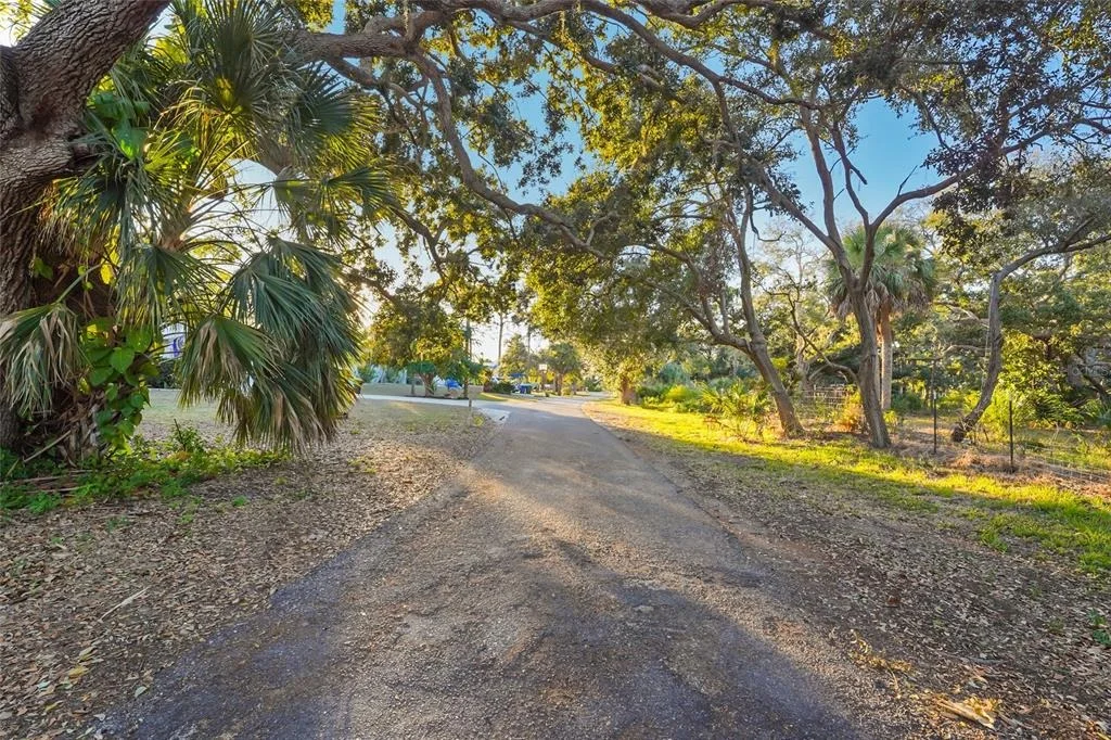 Photo of 405 ESTIL DRIVE N