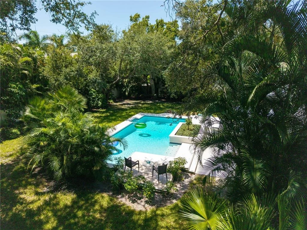 Photo of 1722 NORTH DRIVE