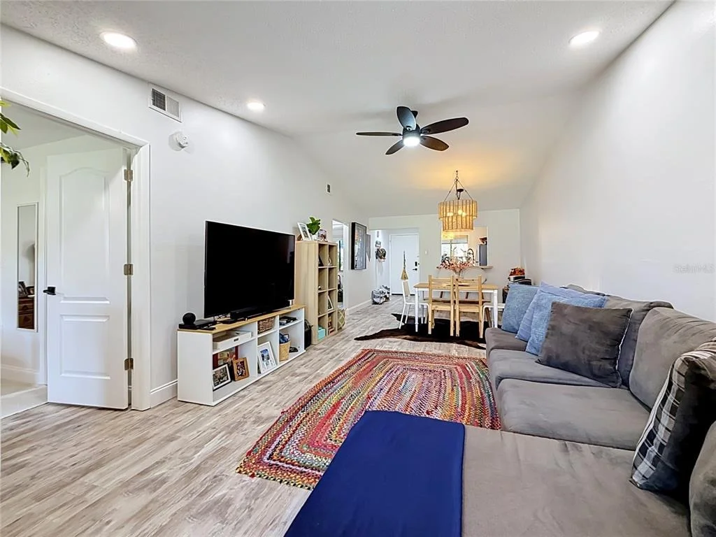 Photo of Unit C at 1935 PEPPERMILL DRIVE