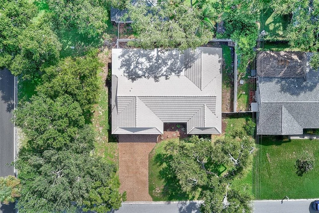 Photo of 833 TALLOWOOD DRIVE