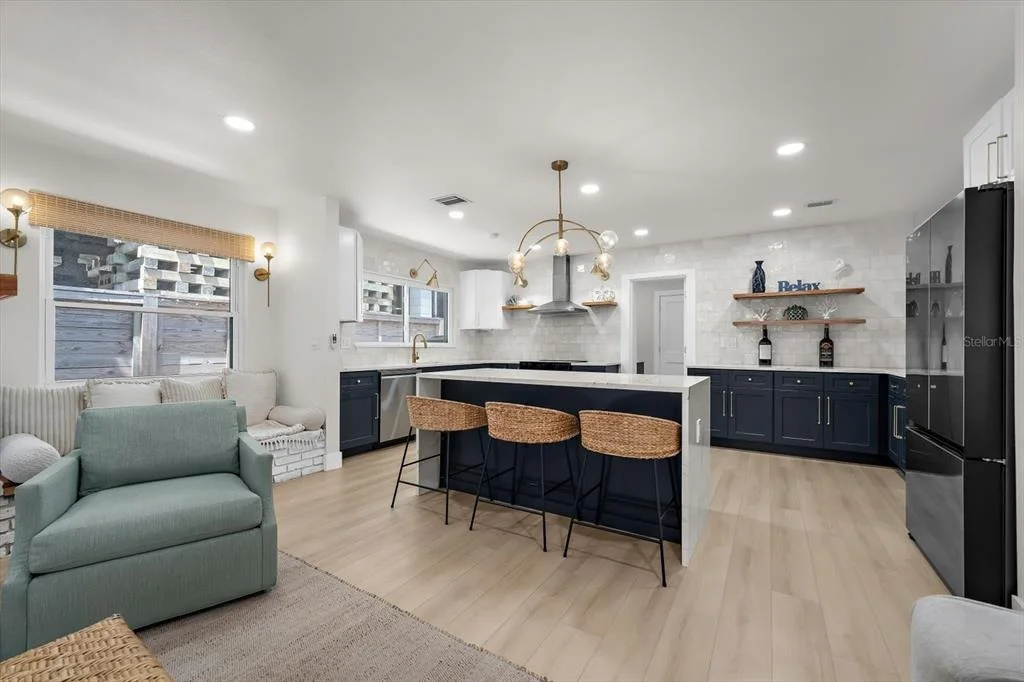 Photo of 730 BAY ESPLANADE