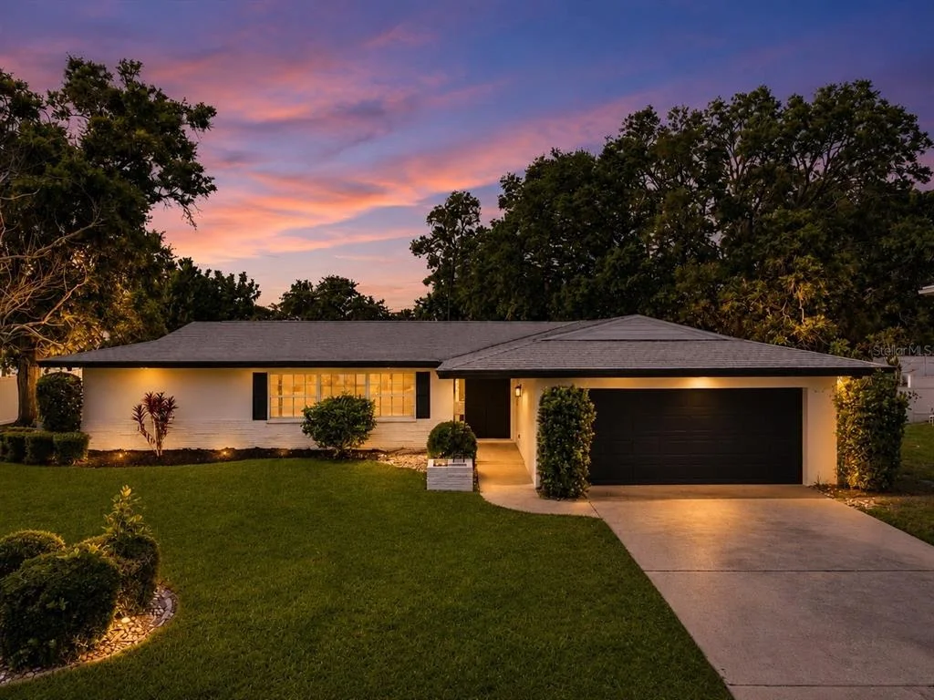 Photo of 810 ALLAMANDA DRIVE