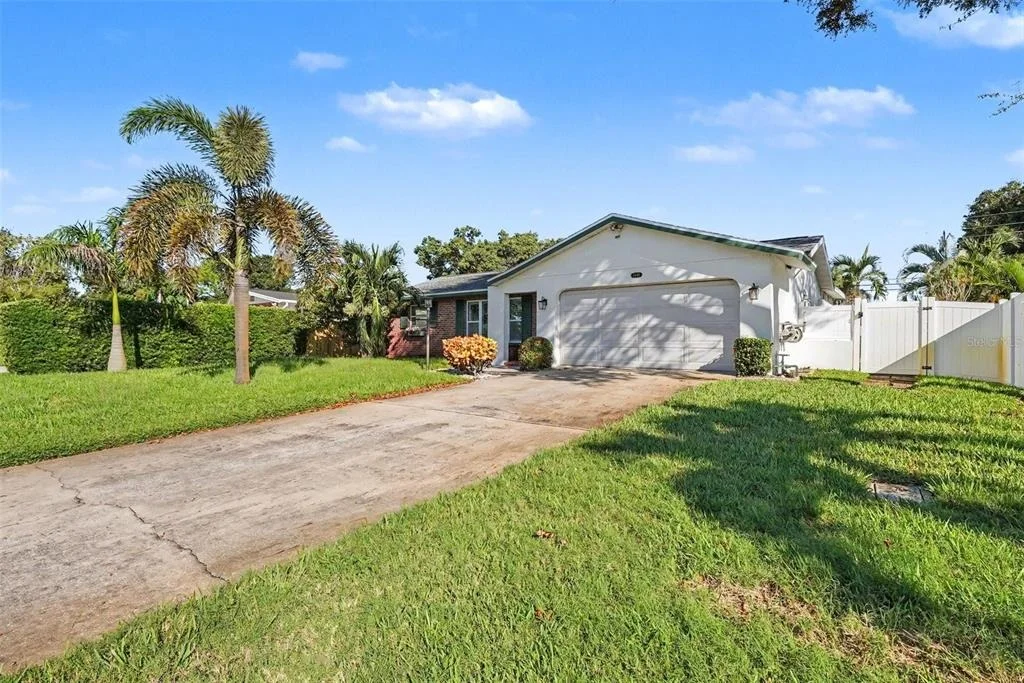 Photo of 14161 HETRICK CIRCLE N