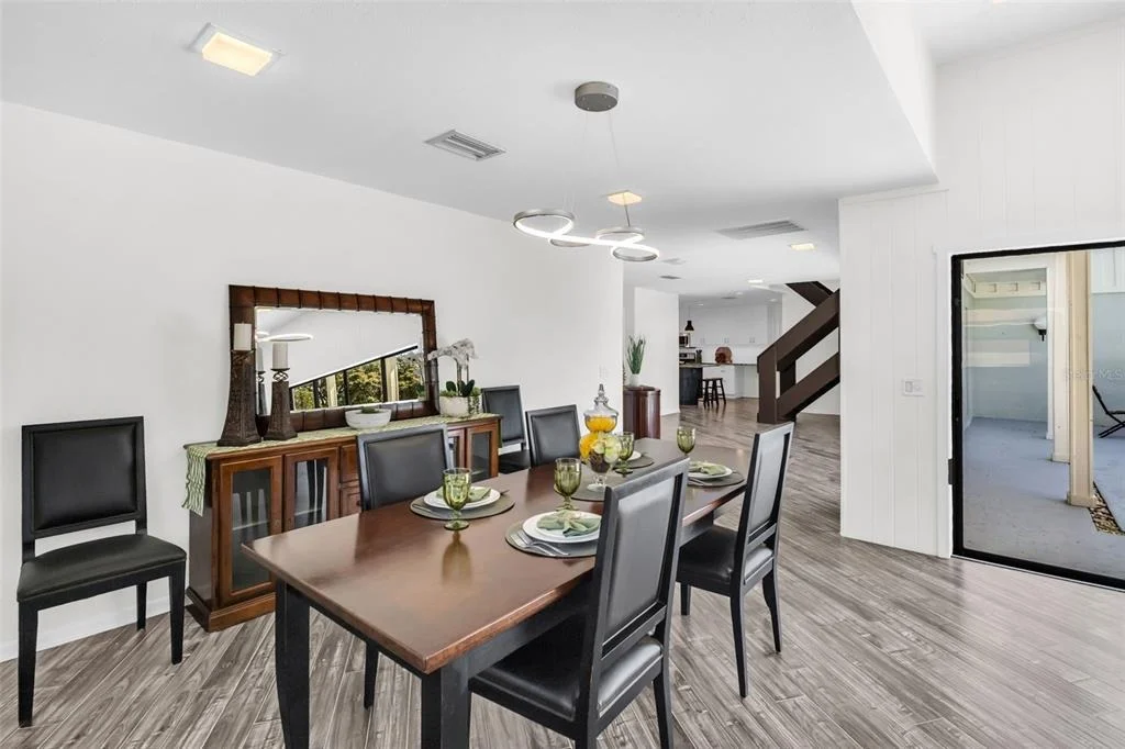 Photo of 810 WARREN ROAD