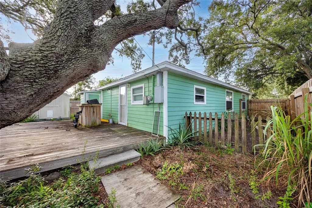 Photo of 1250 LAKEVIEW ROAD