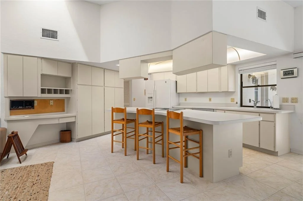 Photo of 308 COLONY POINT DRIVE