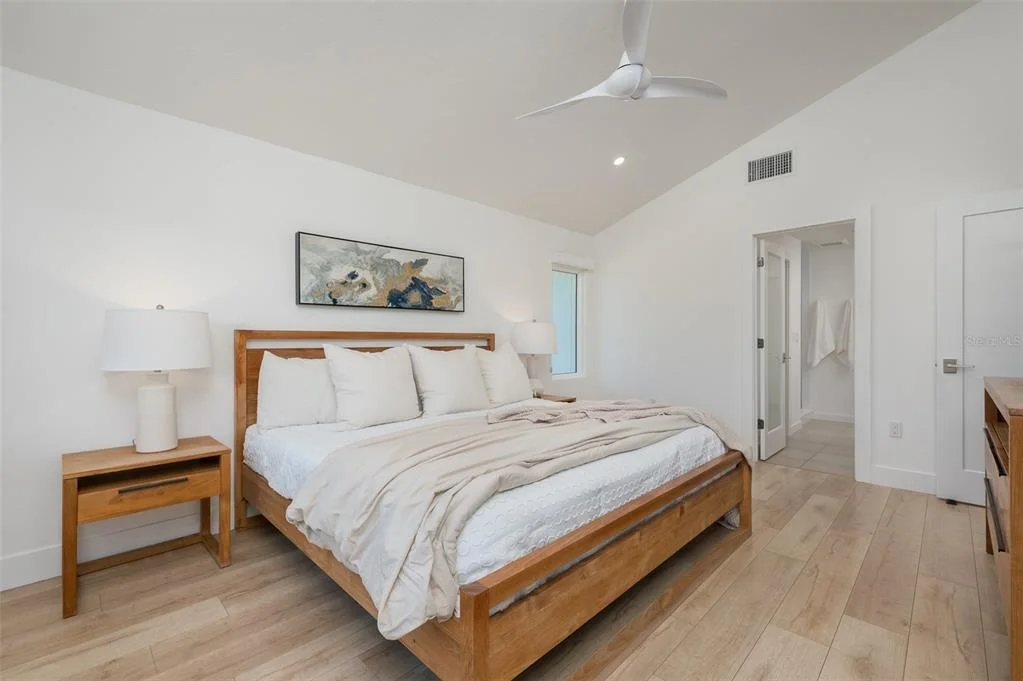 Photo of 4938 COMMONWEALTH DRIVE