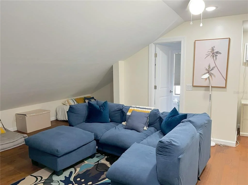 Photo of 1426 RIVERSIDE DRIVE