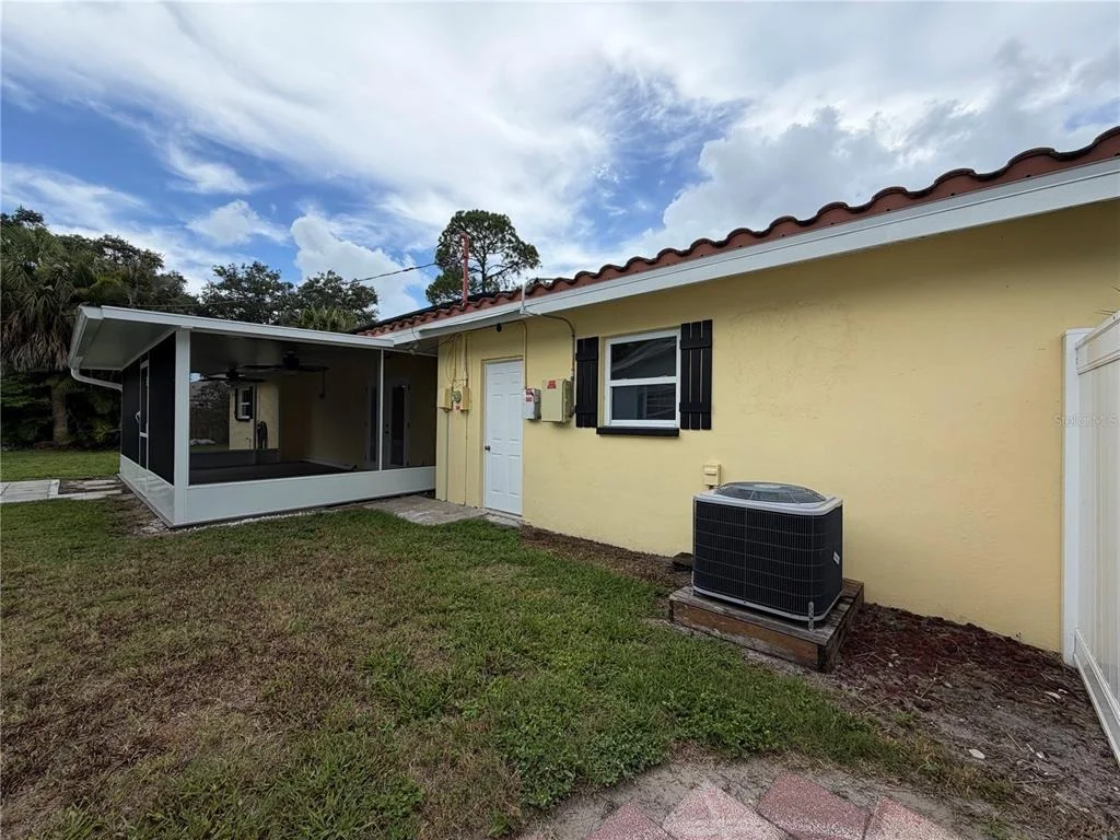 Photo of 623 PALM BOULEVARD