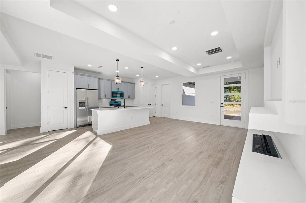 Photo of 4 OAK CIRCLE