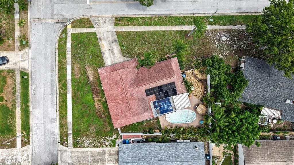 Photo of 2221 COLONIAL DRIVE