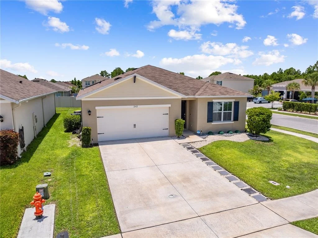 Photo of 1242 IGUANA LOOP